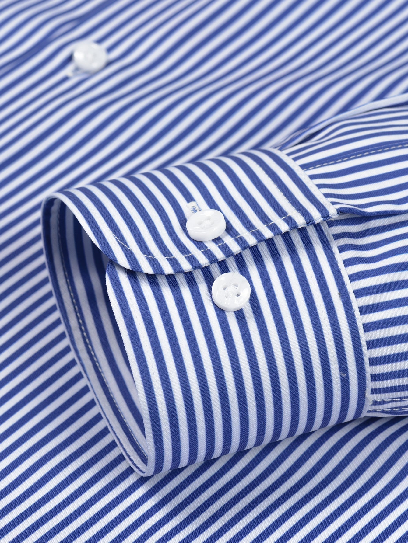 CAMICIA A MANICHE LUNGHE A RIGHE CON BOTTONI