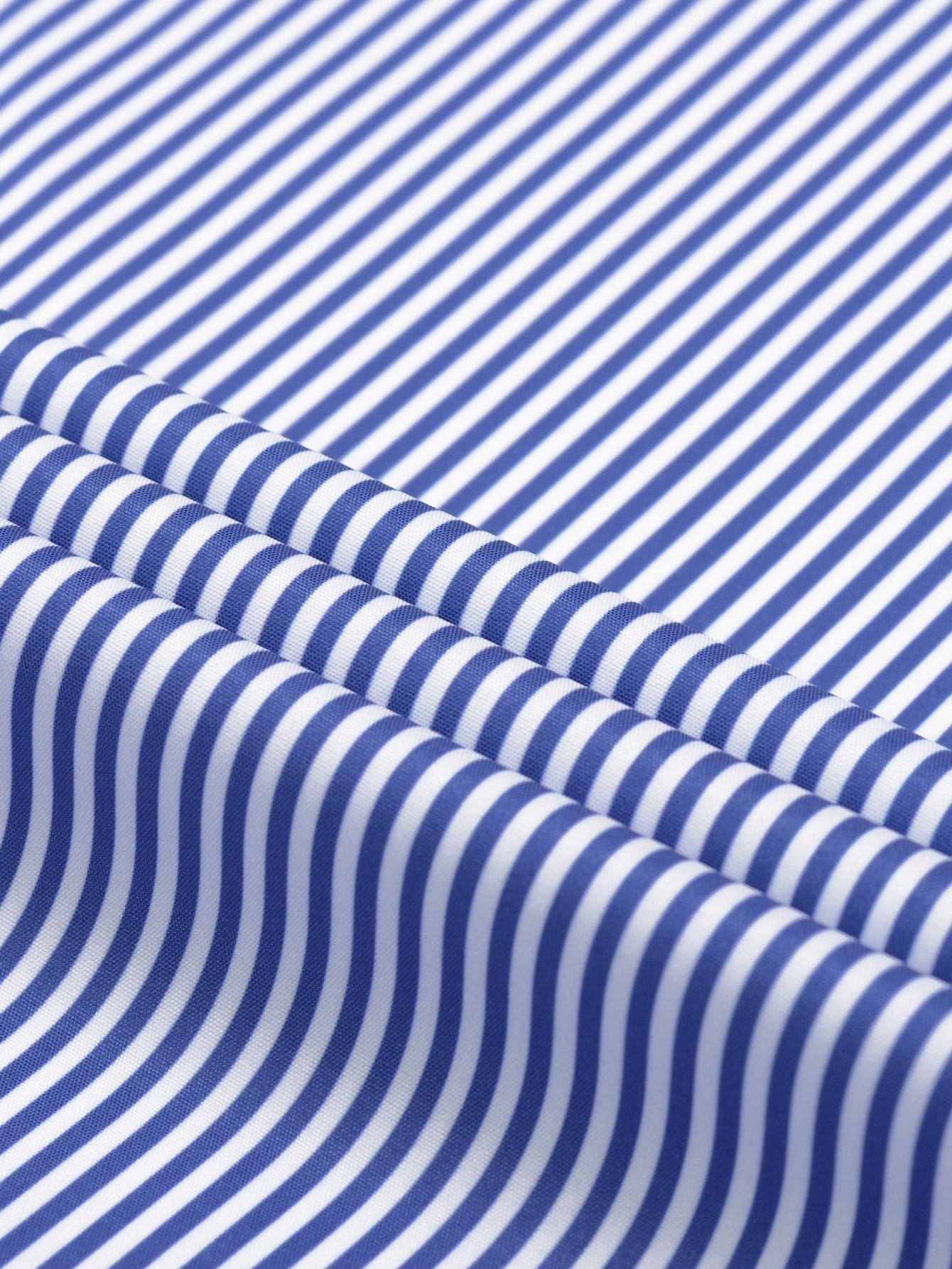 CAMICIA A MANICHE LUNGHE A RIGHE CON BOTTONI & PANTALONI SLIM FIT A GAMBA AFFUSOLATA