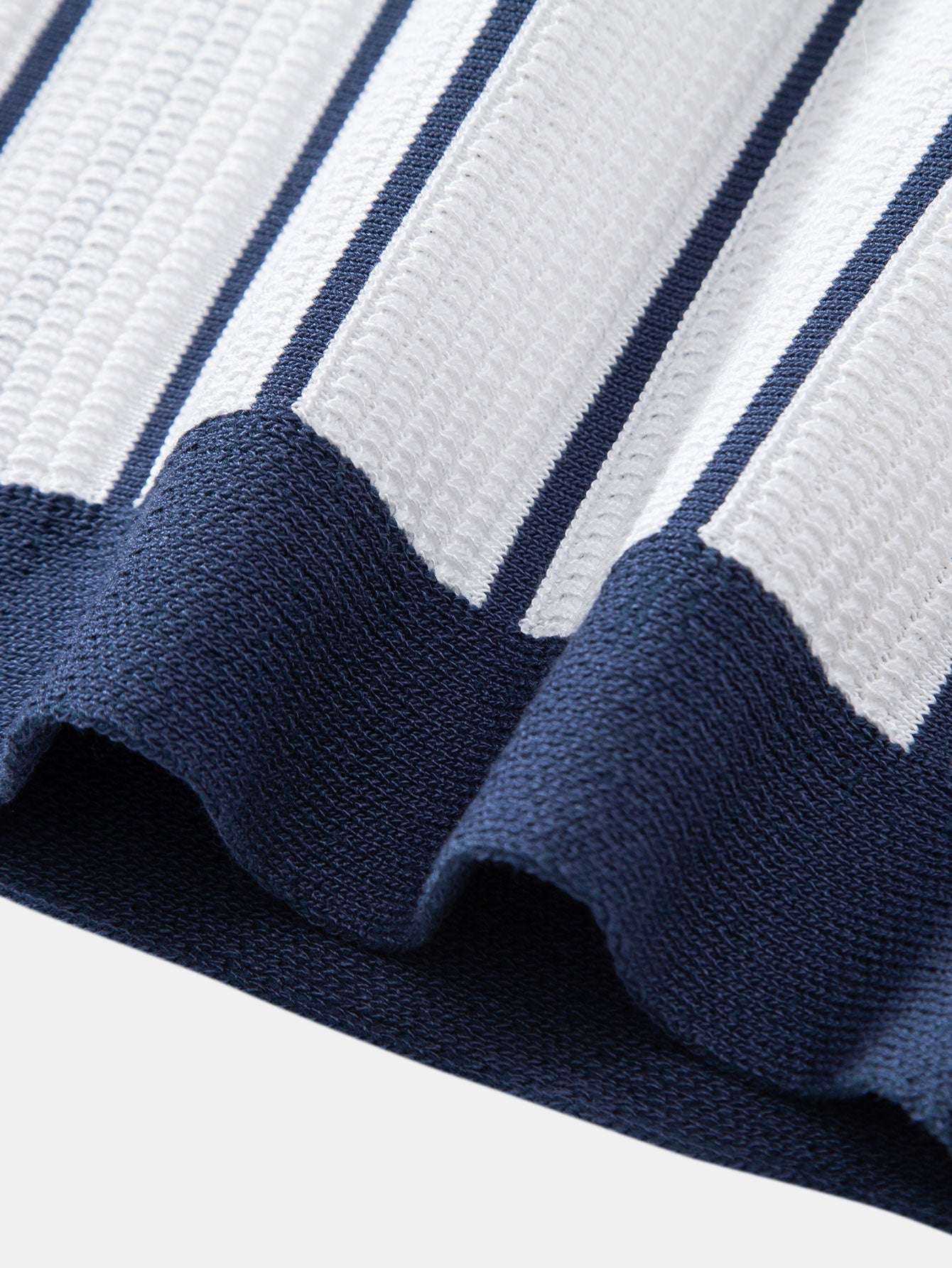 CAMICIA A RIGHE IN MAGLIA CON BOTTONI & PANTALONI IN LINO DRITTI