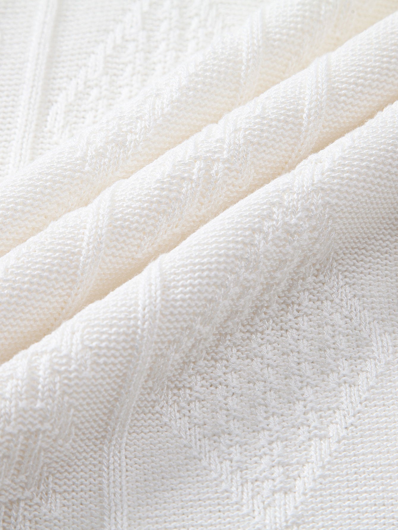 POLO IN JACQUARD GEOMETRICO & PANTALONI SLIM FIT AFFUSOLATI