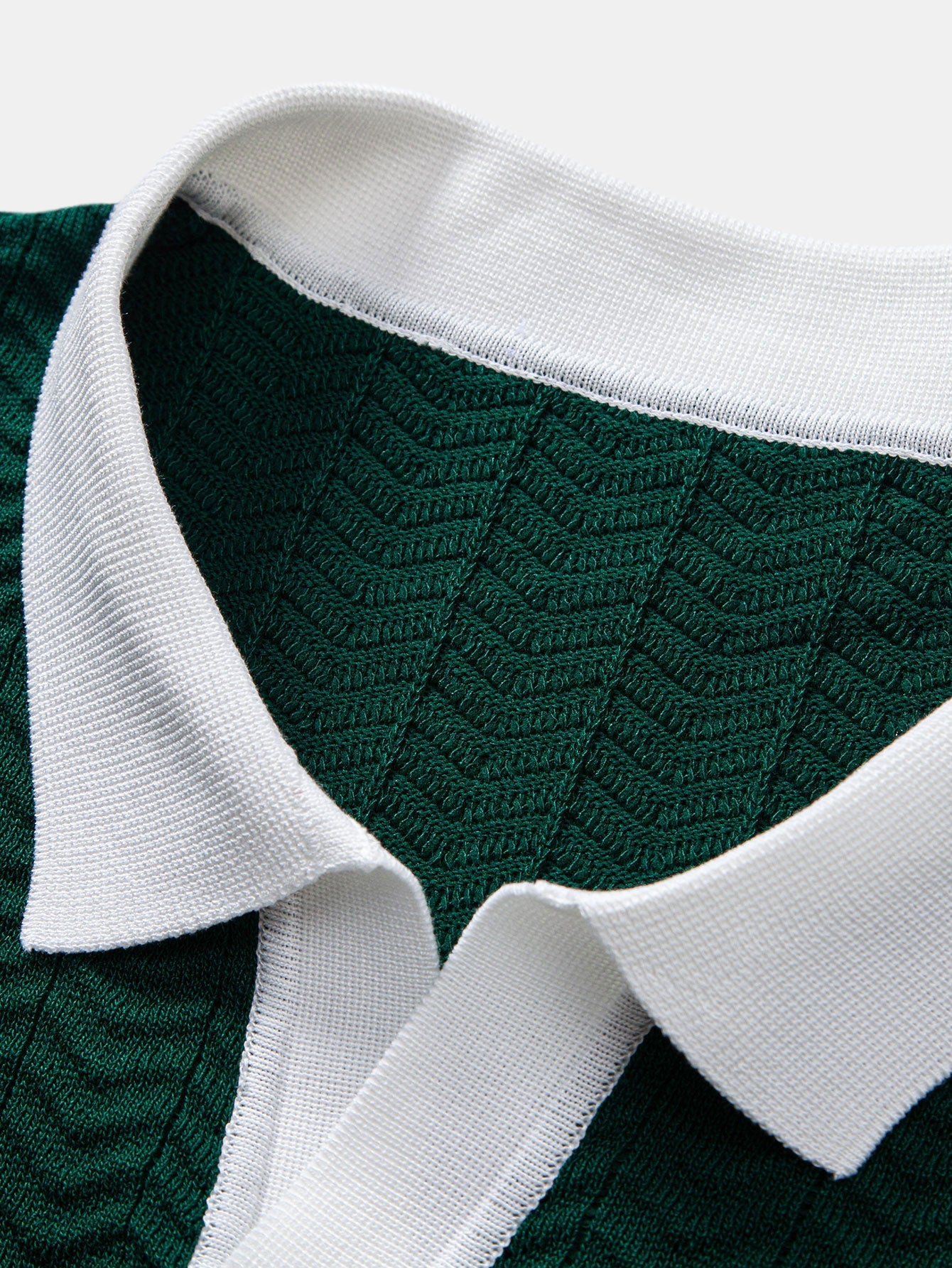 POLO A V IN MAGLIA CON CONTRASTO DI TEXTURE