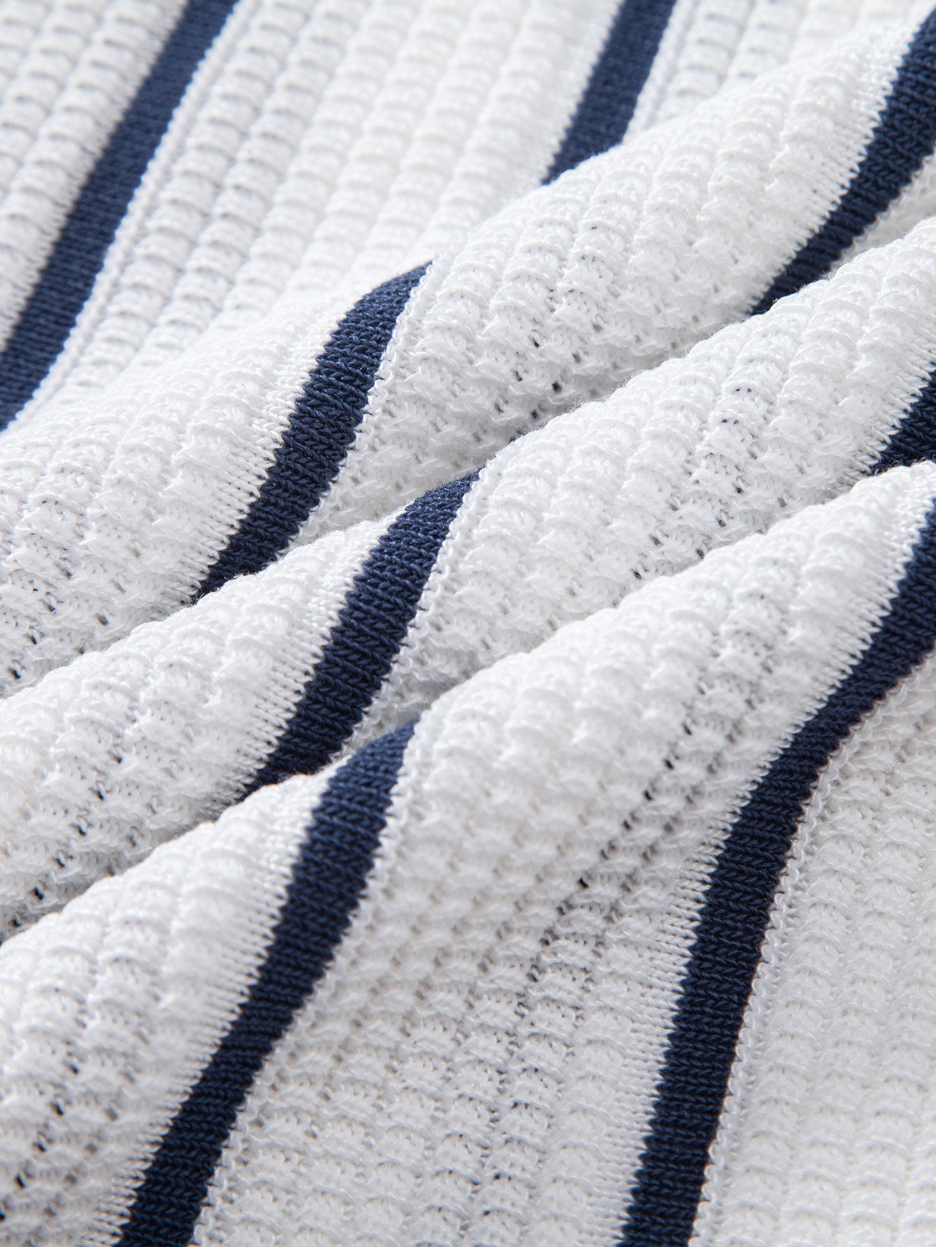 CAMICIA A RIGHE IN MAGLIA CON BOTTONI & PANTALONI IN LINO DRITTI