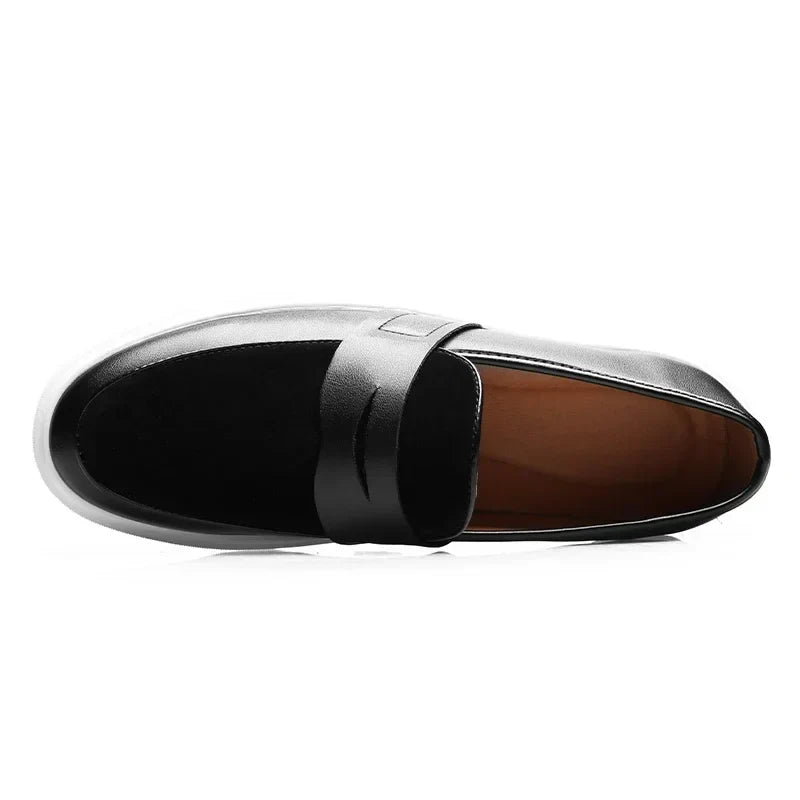 SCARPE DA GINNASTICA CON DESIGN A MOCASSINO